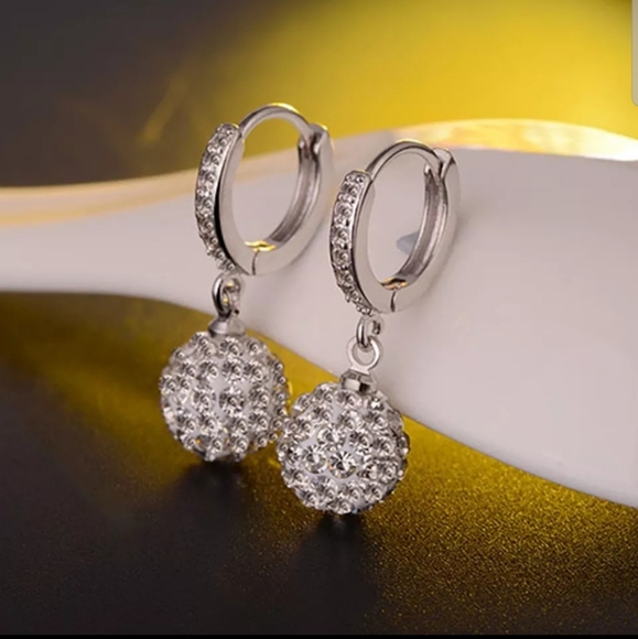 ❤️❤️❤️NEW  Round zirconia crystal earrings - Picture 4 of 6